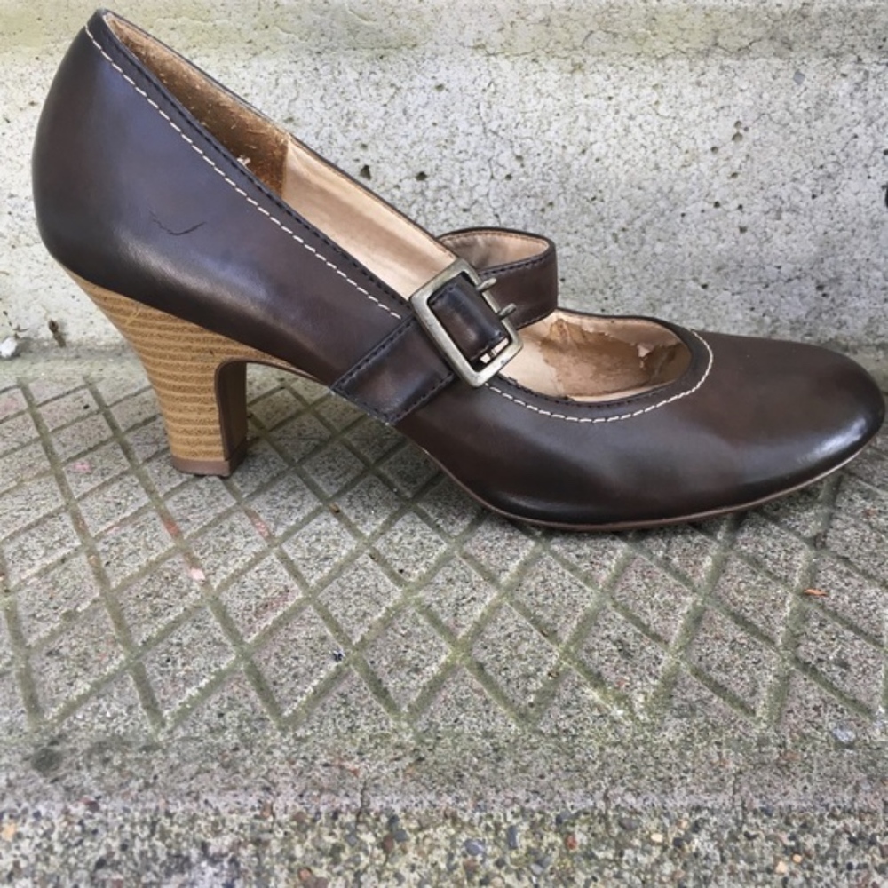 Vintage two tone brown leather mary janes size 9